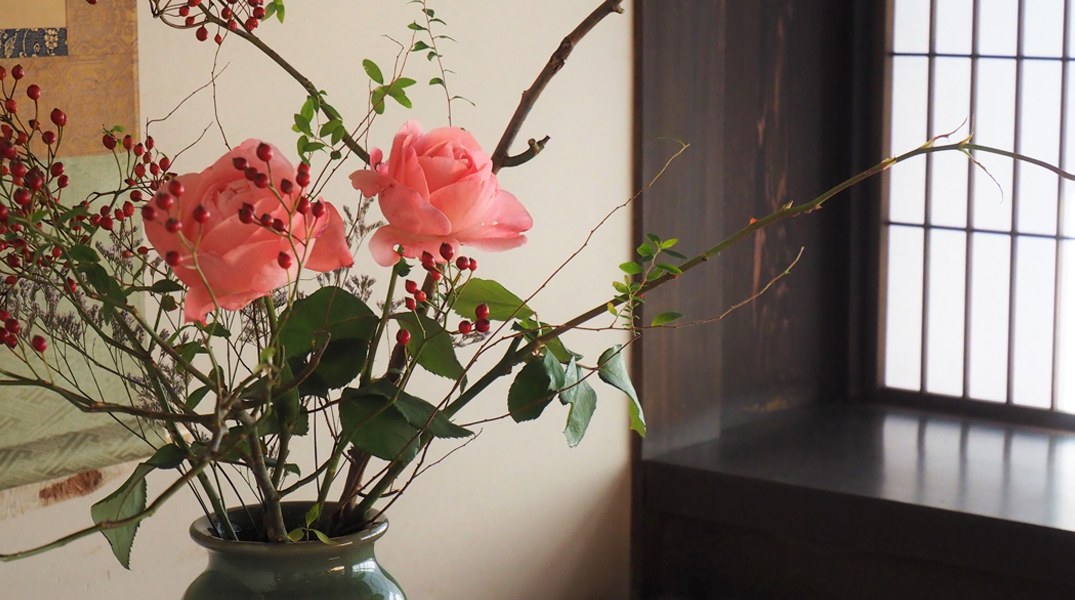 花瓶に花が生けられている写真